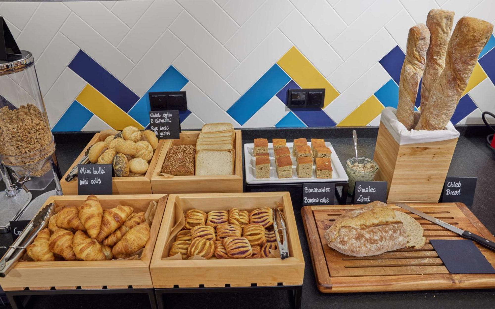 Hampton By Hilton Poznan Swarzedz Ξενοδοχείο Εξωτερικό φωτογραφία